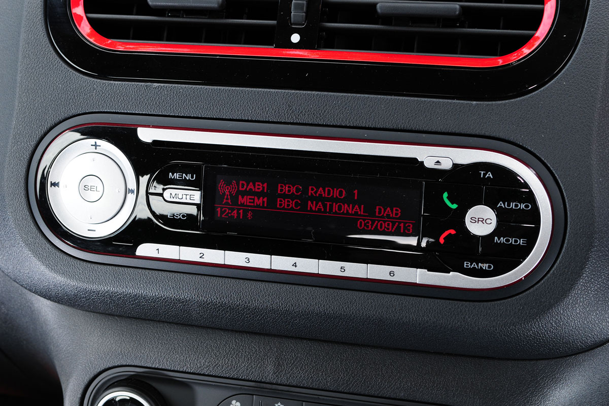 MG3 stereo