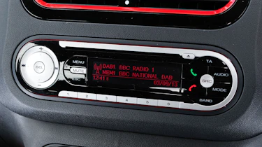 MG3 stereo