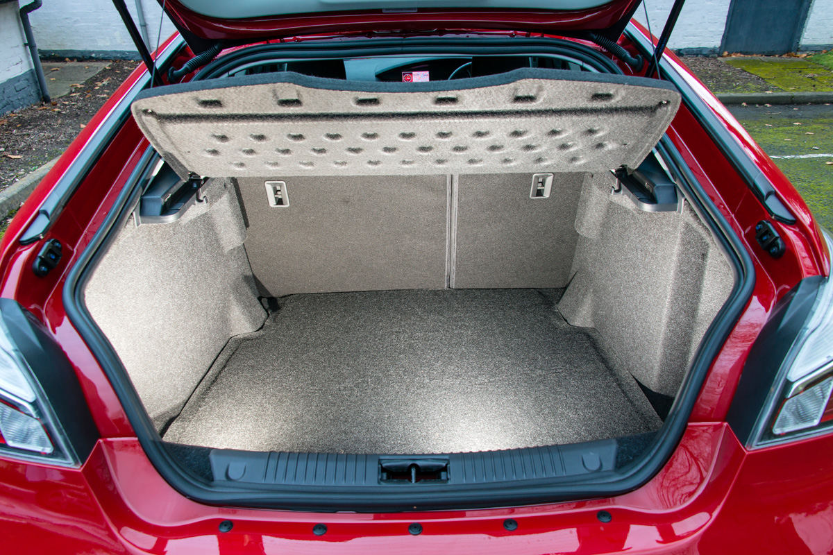 MG6 Diesel boot