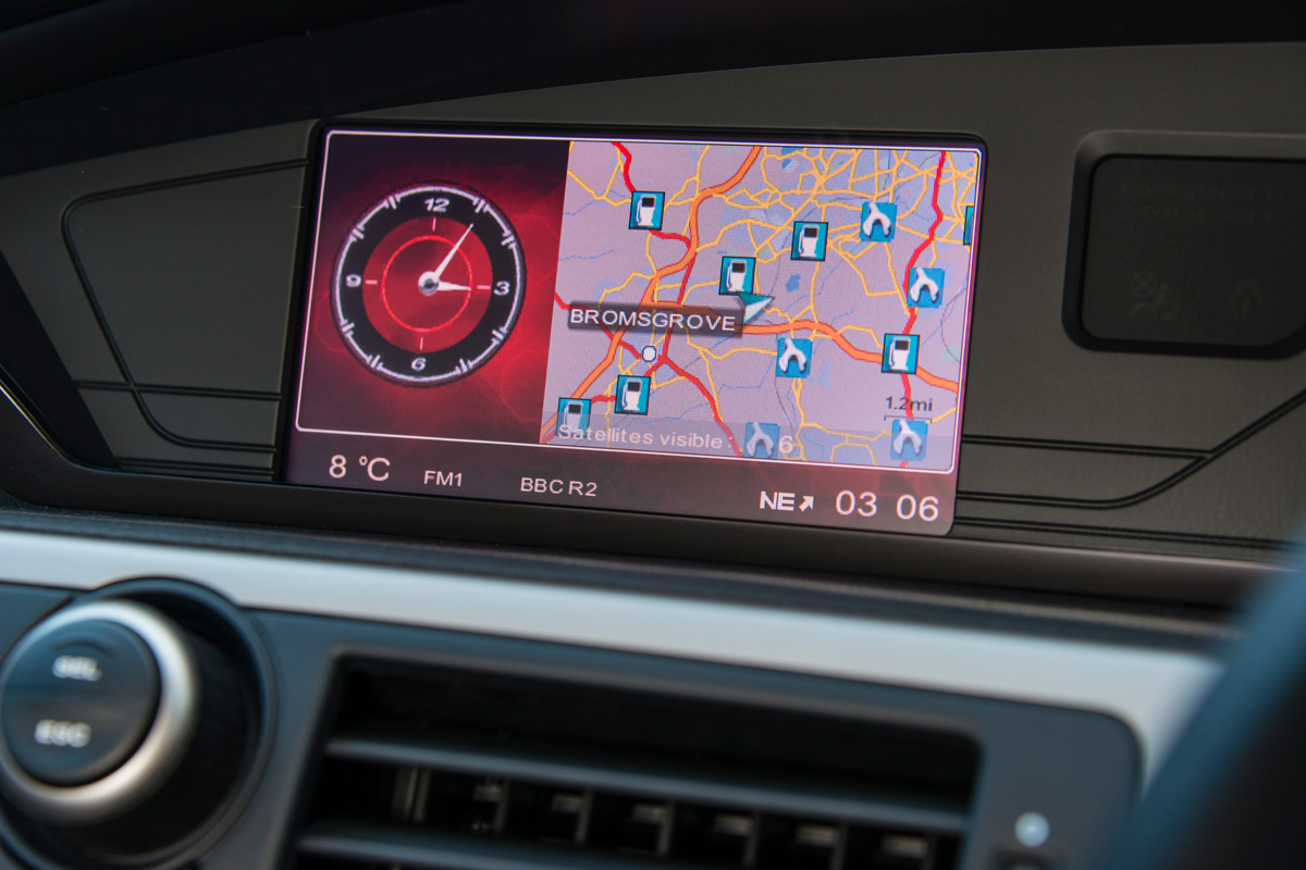 MG6 Diesel interior screen