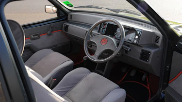 MG Metro Turbo interior