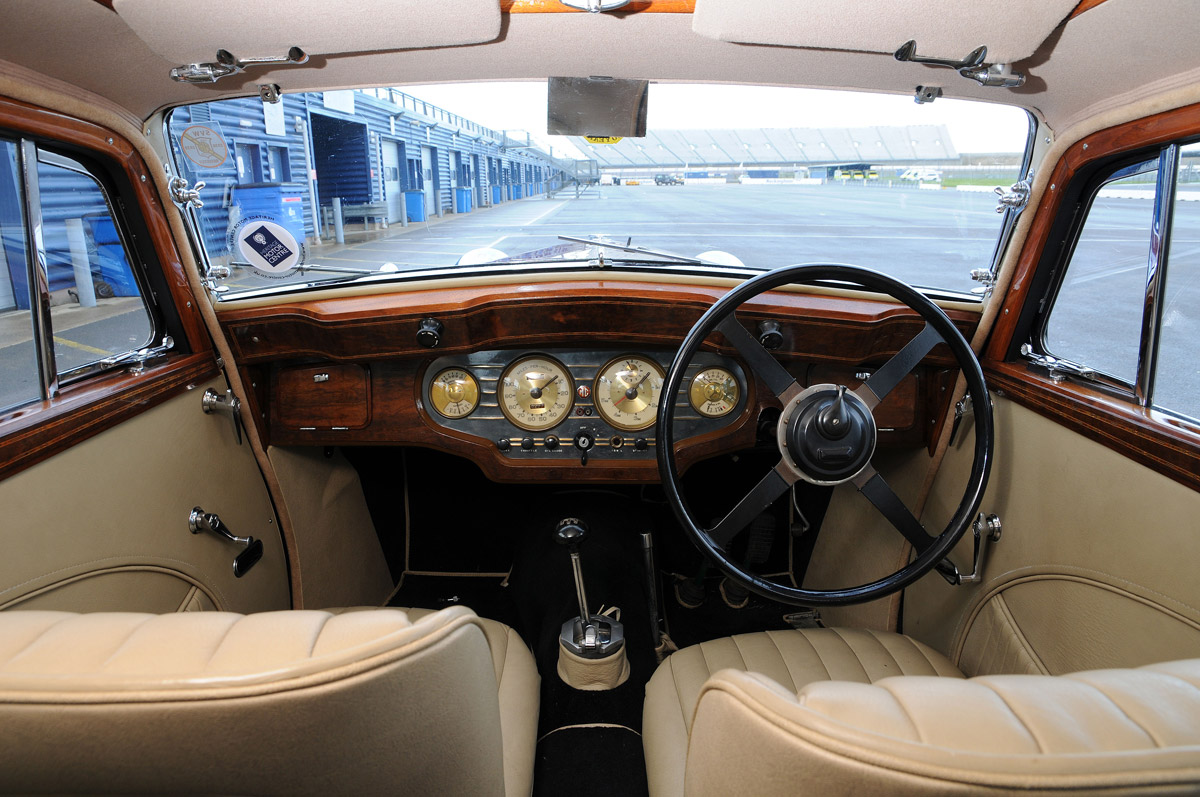 MG SA 1935 interior