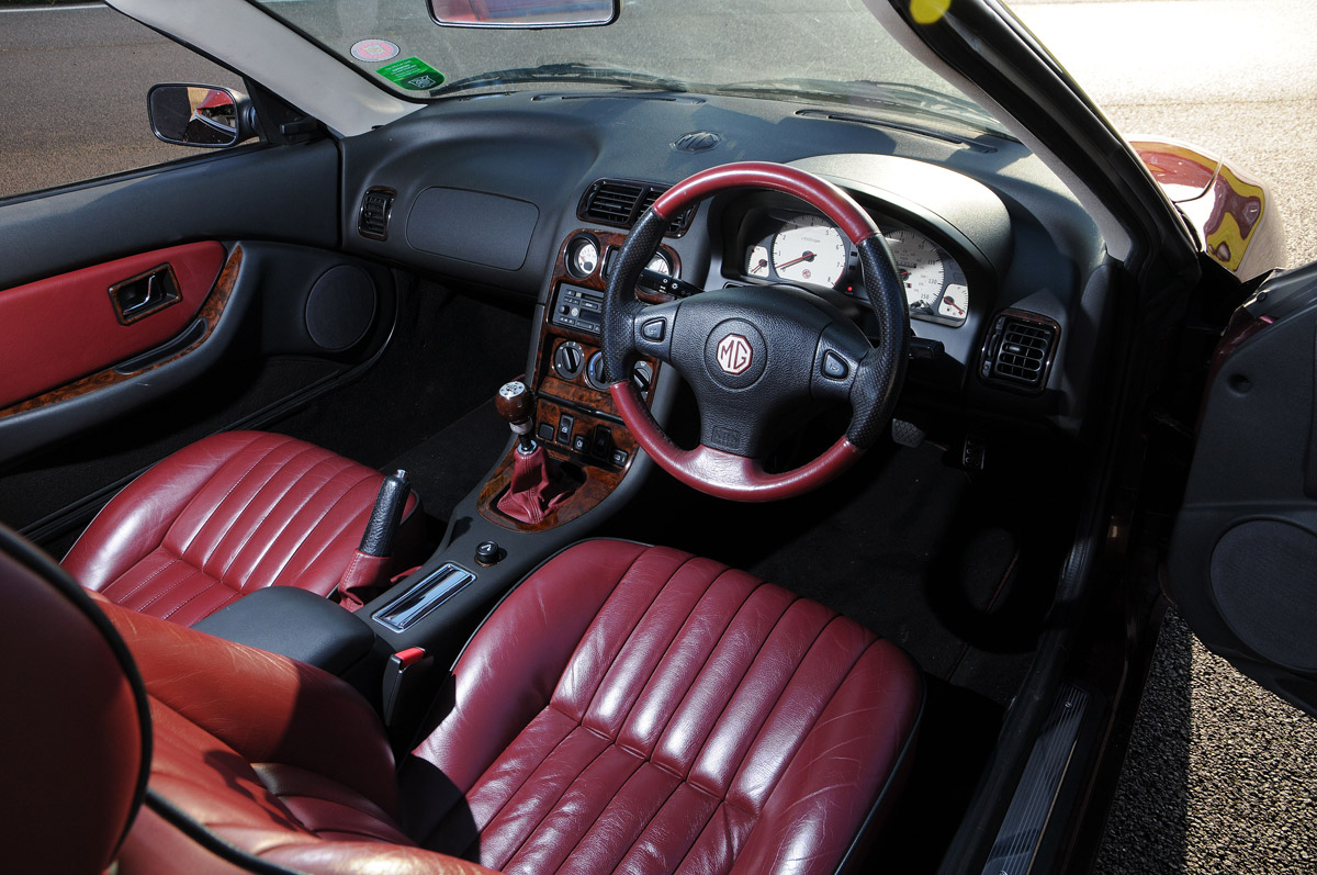 MG TF interior