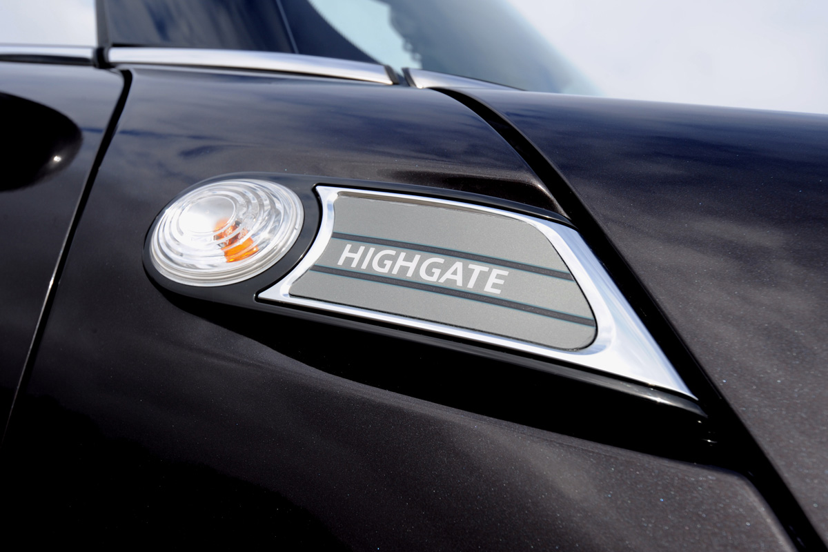 MINI Cooper S Highgate Convertible badge