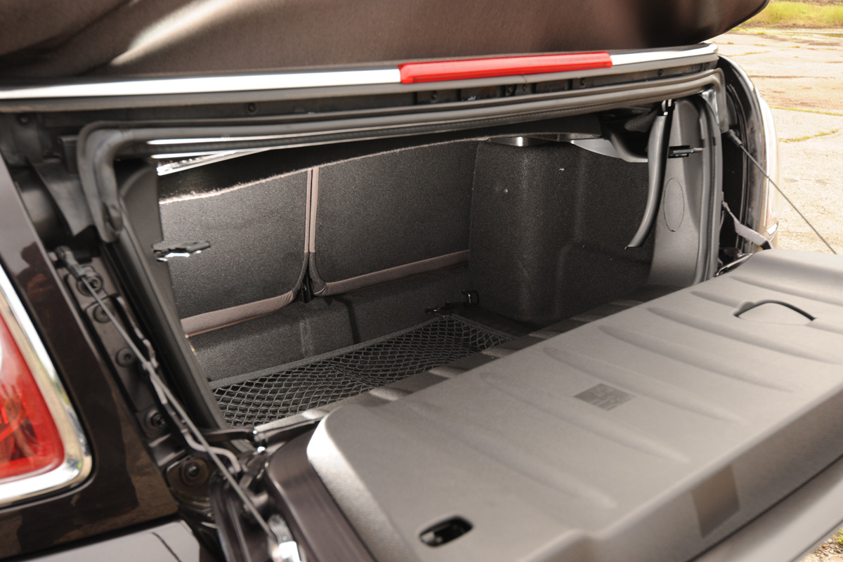 MINI Cooper S Highgate Convertible boot