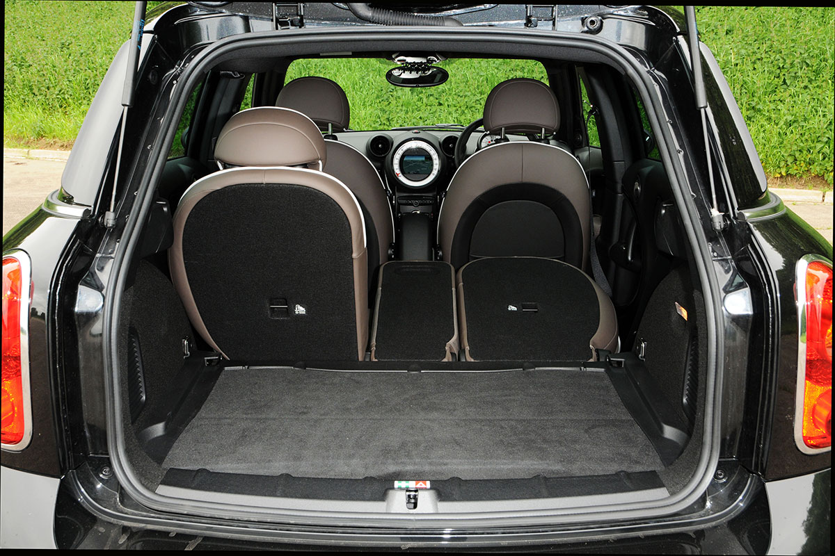 MINI Cooper D Countryman boot