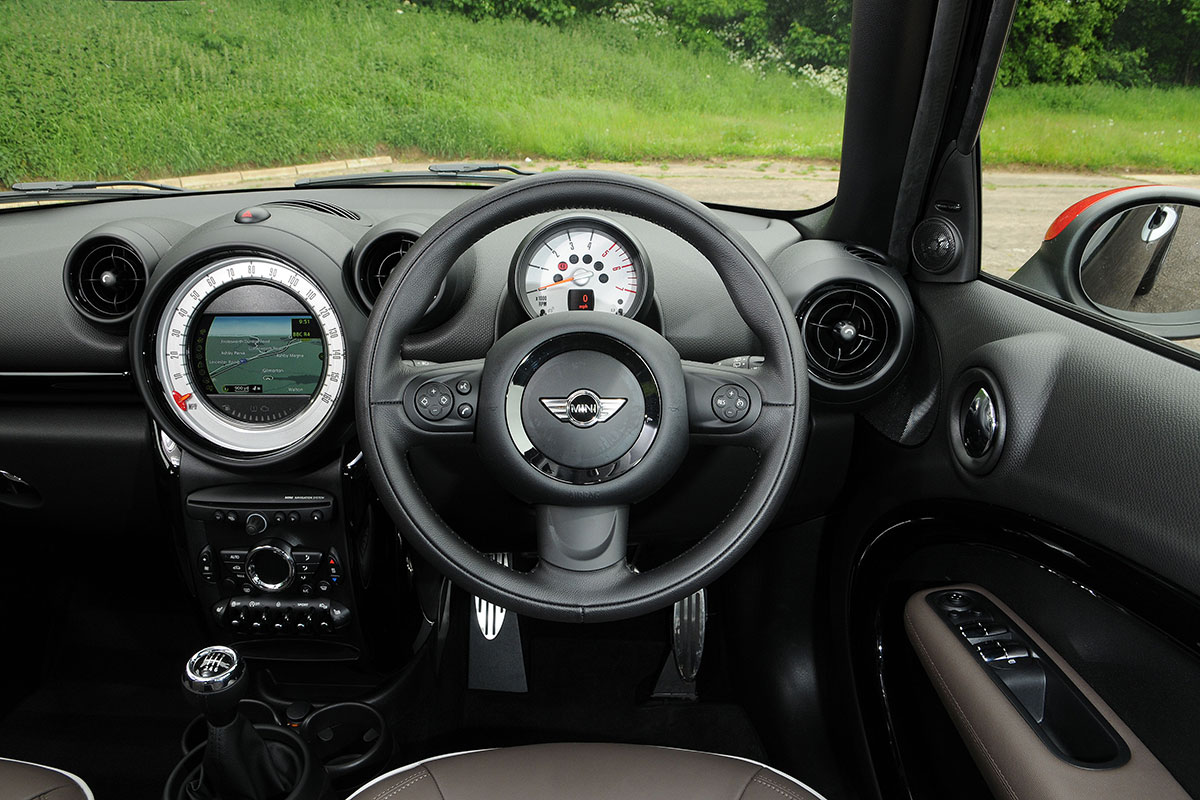 MINI Cooper D Countryman interior