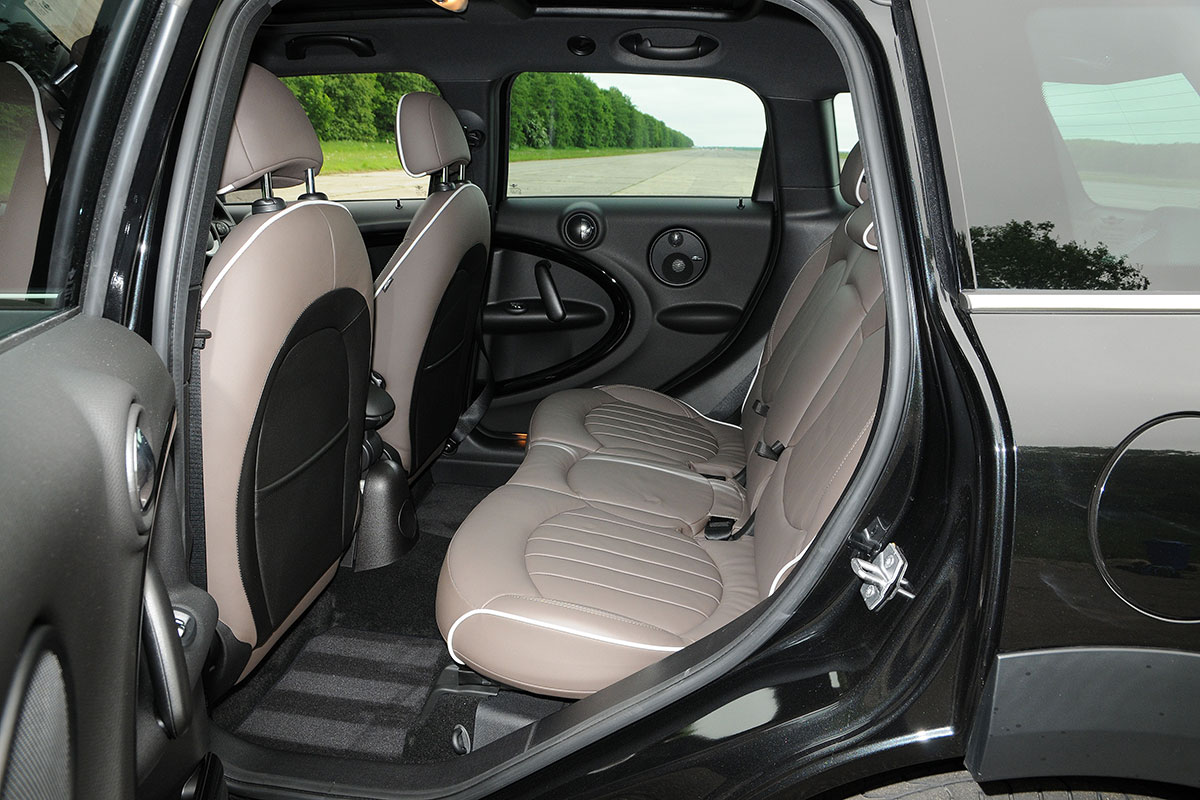 MINI Cooper D Countryman rear seats