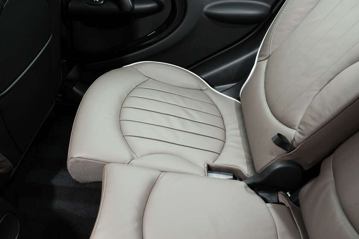MINI Countryman seats