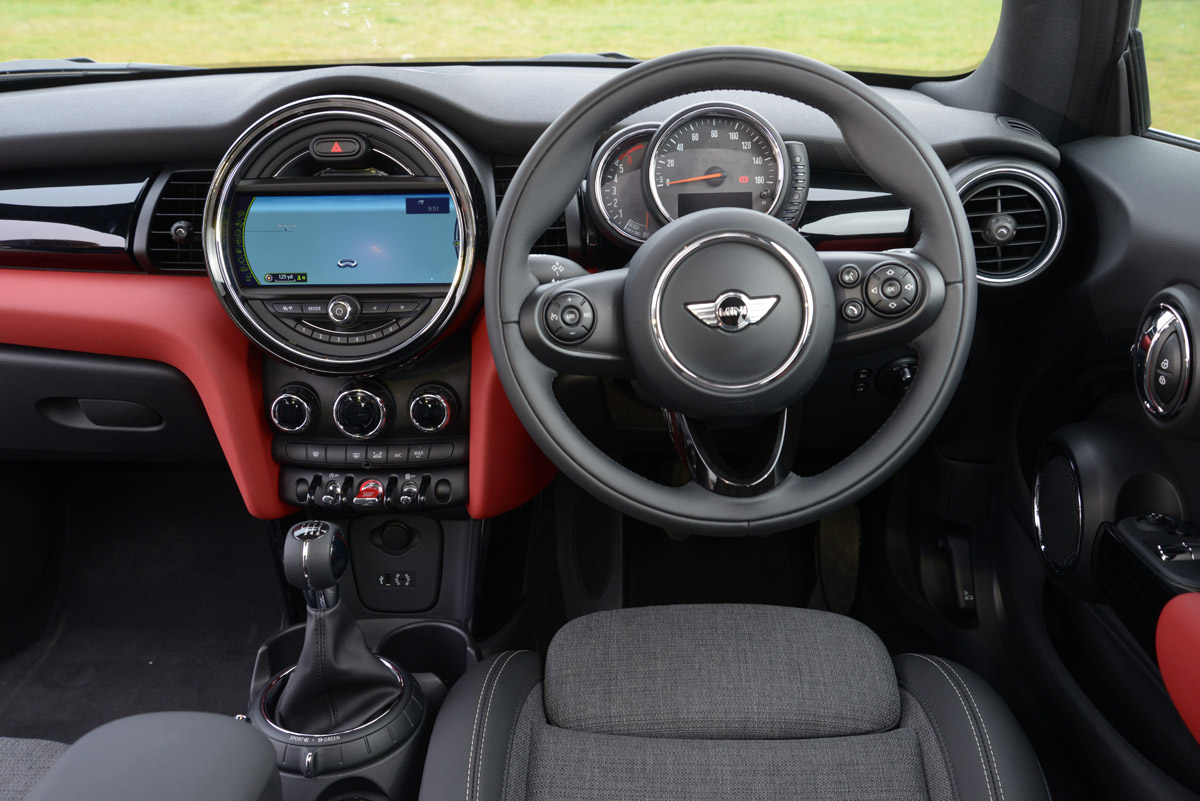 MINI Cooper D 2014 interior