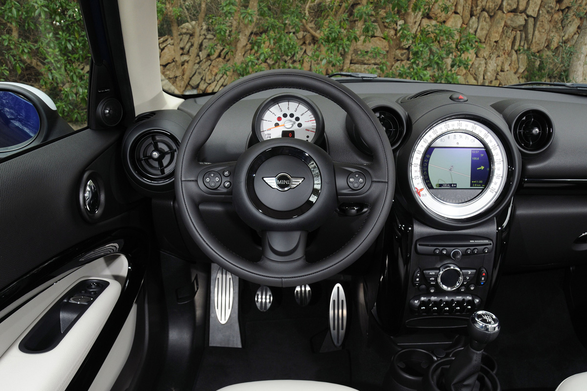 MINI Cooper S Paceman interior