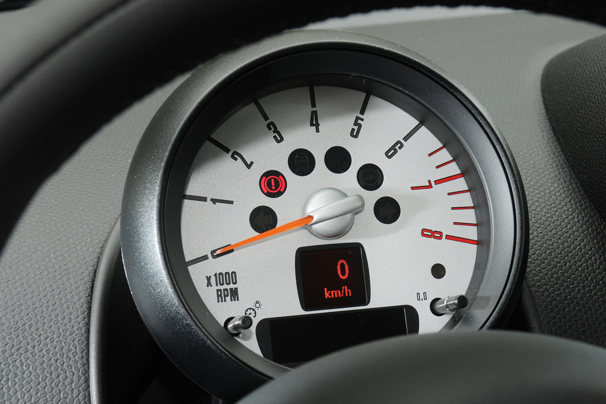 MINI Cooper S Paceman dials
