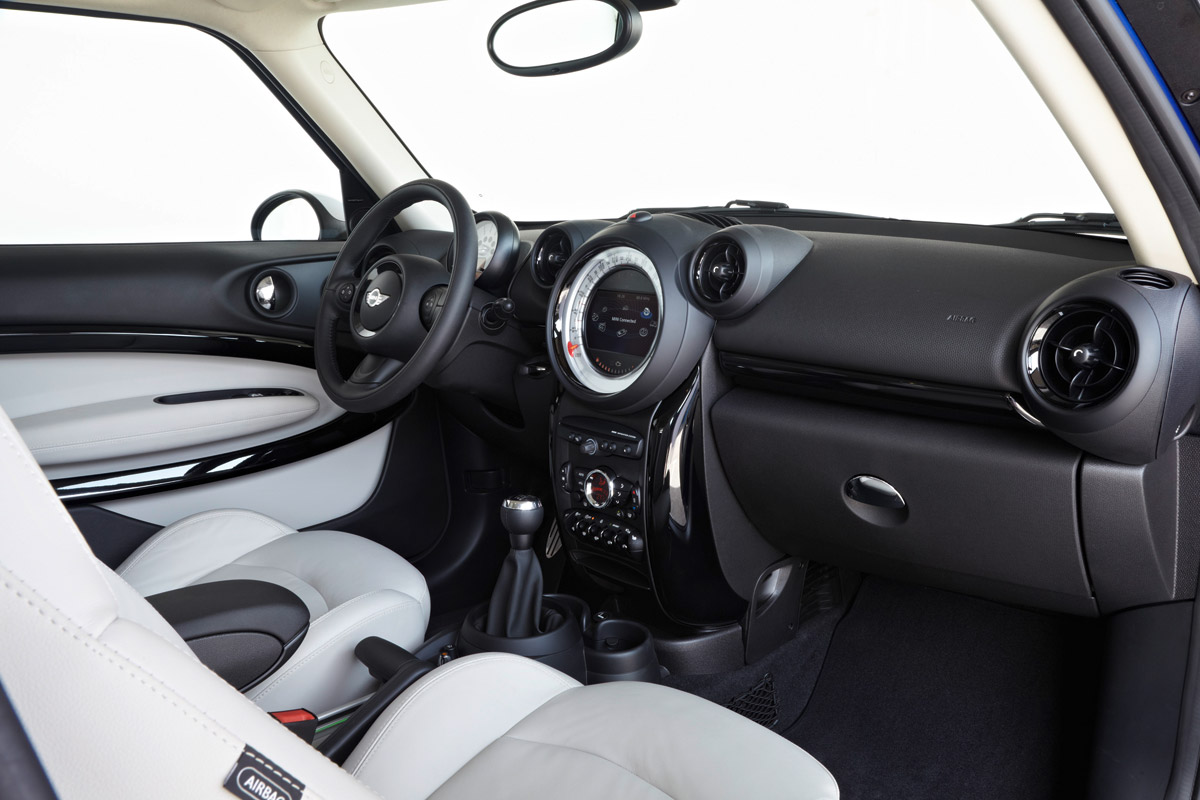 MINI Paceman panning