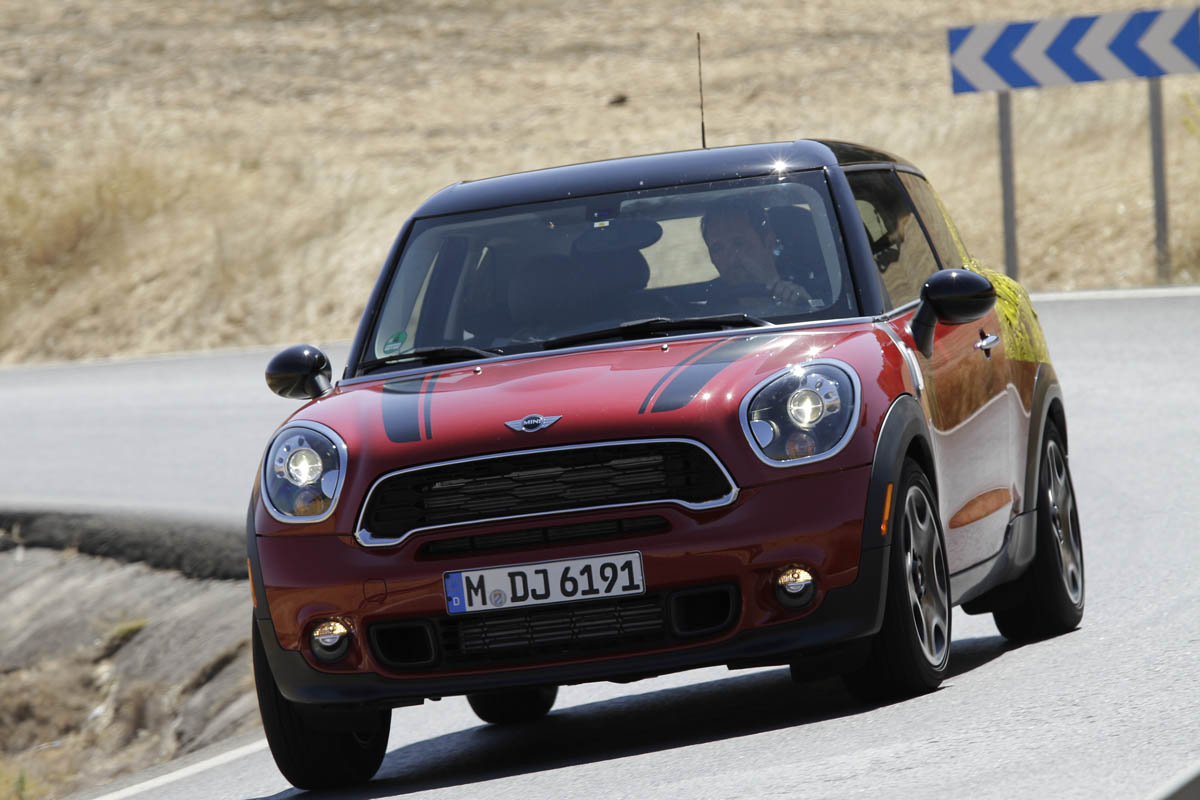MINI Paceman front corner