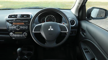 Mitsubishi Mirage 1.2 3 interior