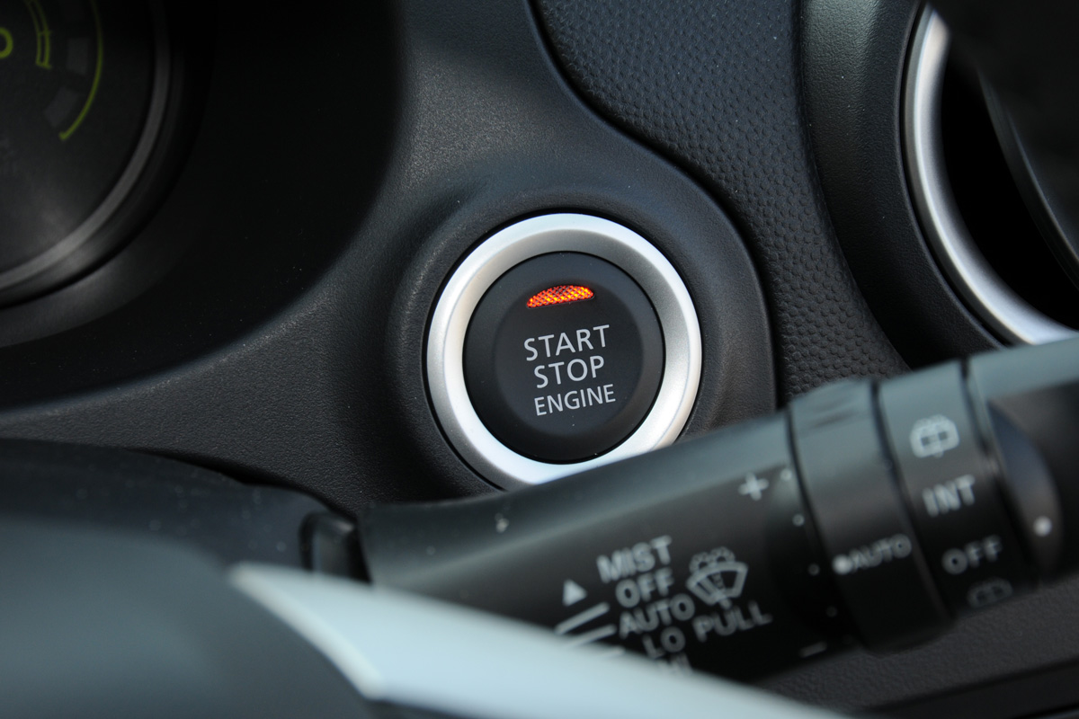 Mitsubishi Mirage 1.2 3 start button
