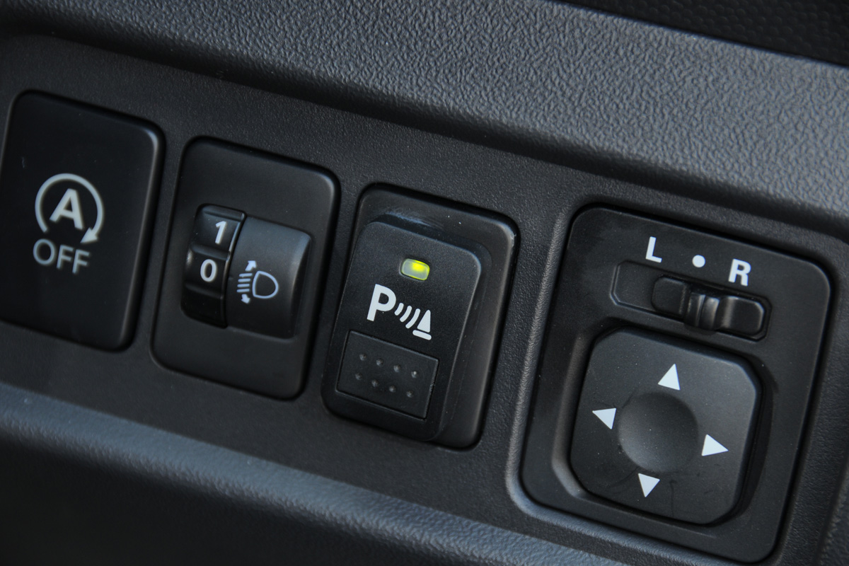 Mitsubishi Mirage 1.2 3 detail