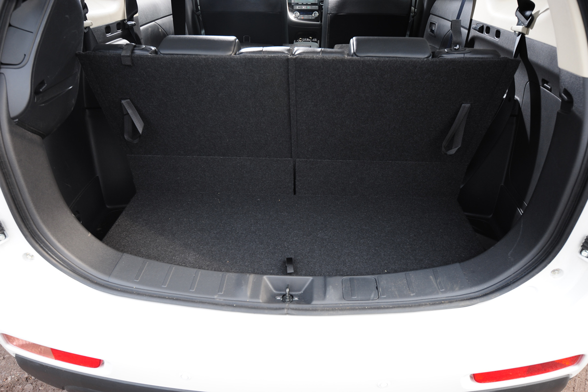 Mitsubishi Outlander 2.2 DI-D GX4 boot