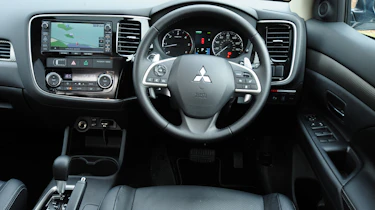 Mitsubishi Outlander 2.2 DI-D GX4 interior