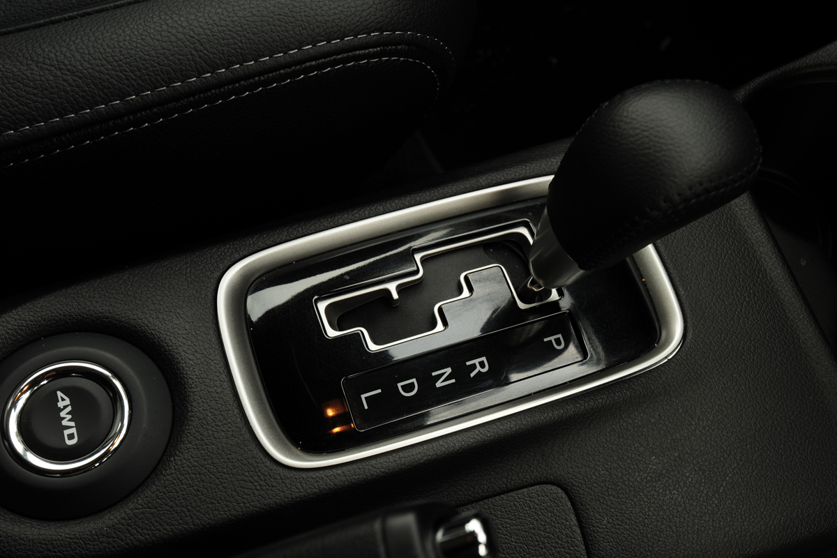 Mitsubishi Outlander 2.2 DI-D GX4 gearlever
