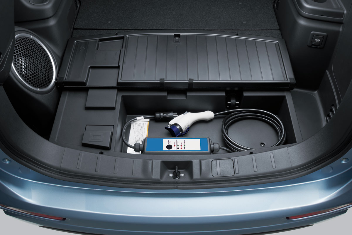 Mitsubishi Outlander PHEV 2014 boot