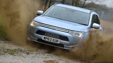 Mitsubishi Outlander PHEV 2014 front