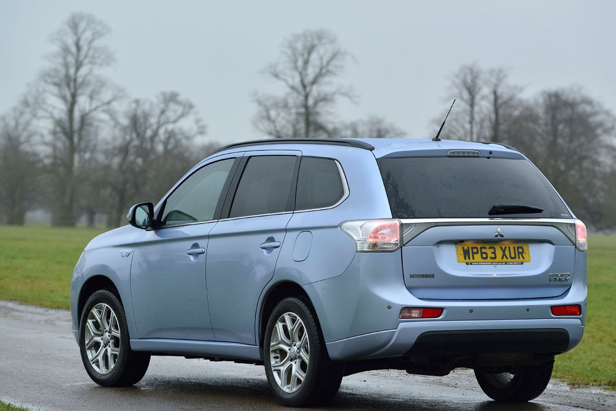 Mitsubishi Outlander PHEV 2014 rear
