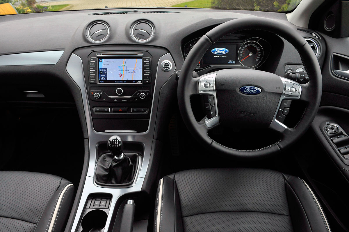Ford Mondeo Titanium X Business dashboard