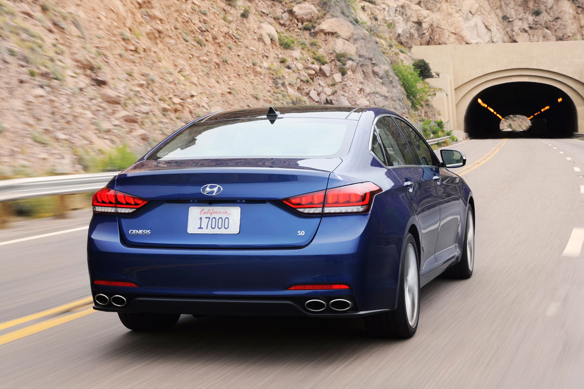 Hyundai Genesis 2015 - rear