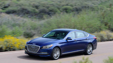 Hyundai Genesis 2015 - on the road