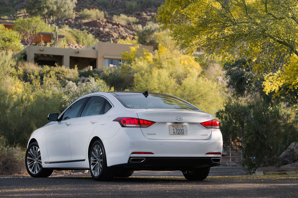 Hyundai Genesis 2015 - rear end
