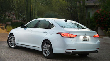 Hyundai Genesis 2015 - back