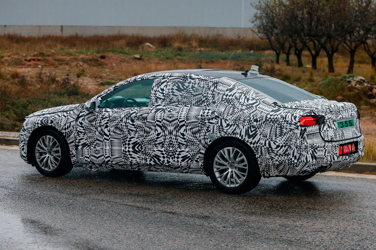 New VW Passat spy saloon side