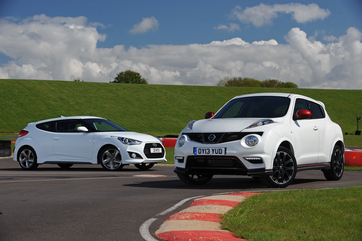 Nissan Juke Nismo vs Hyundai Veloster Turbo