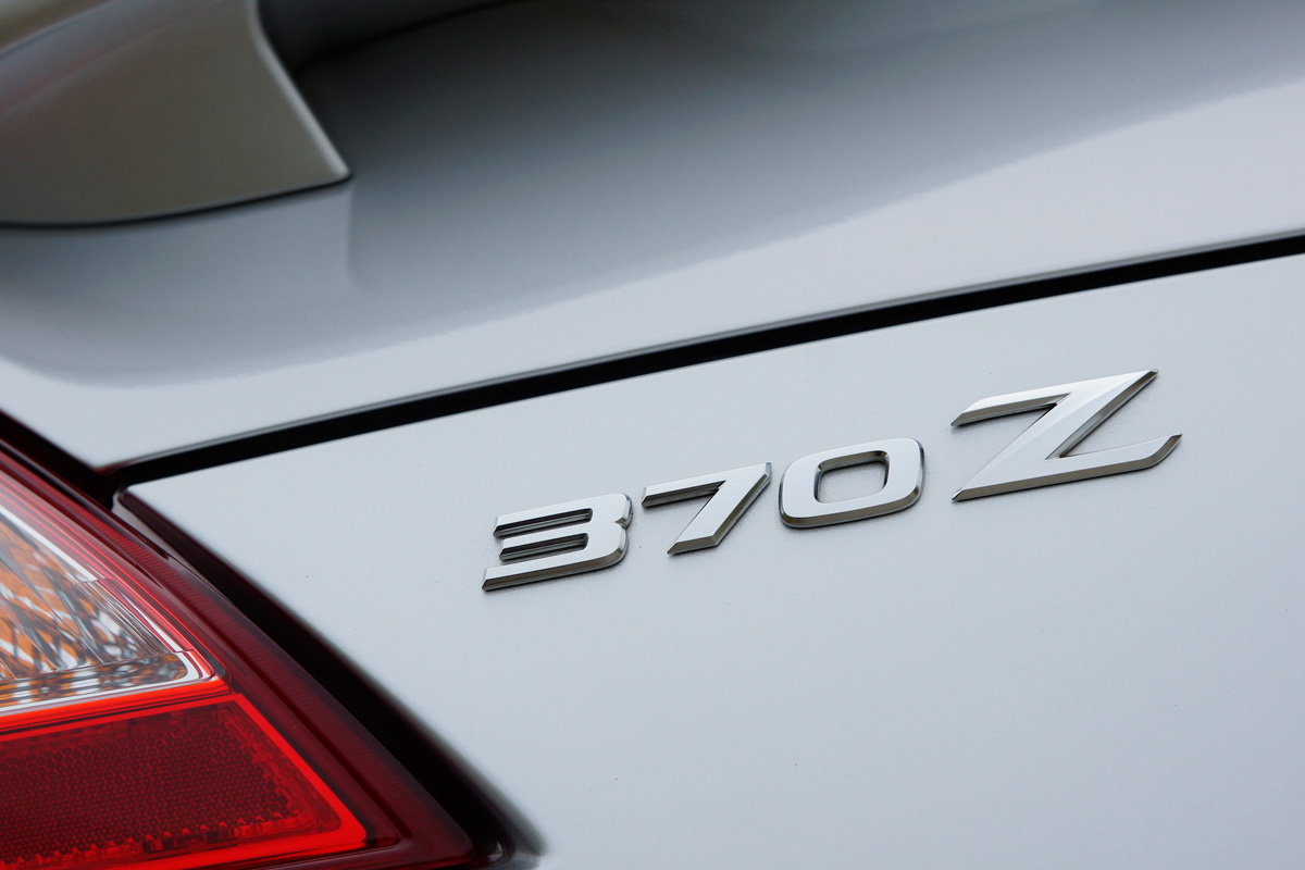 Nissan 370Z badge