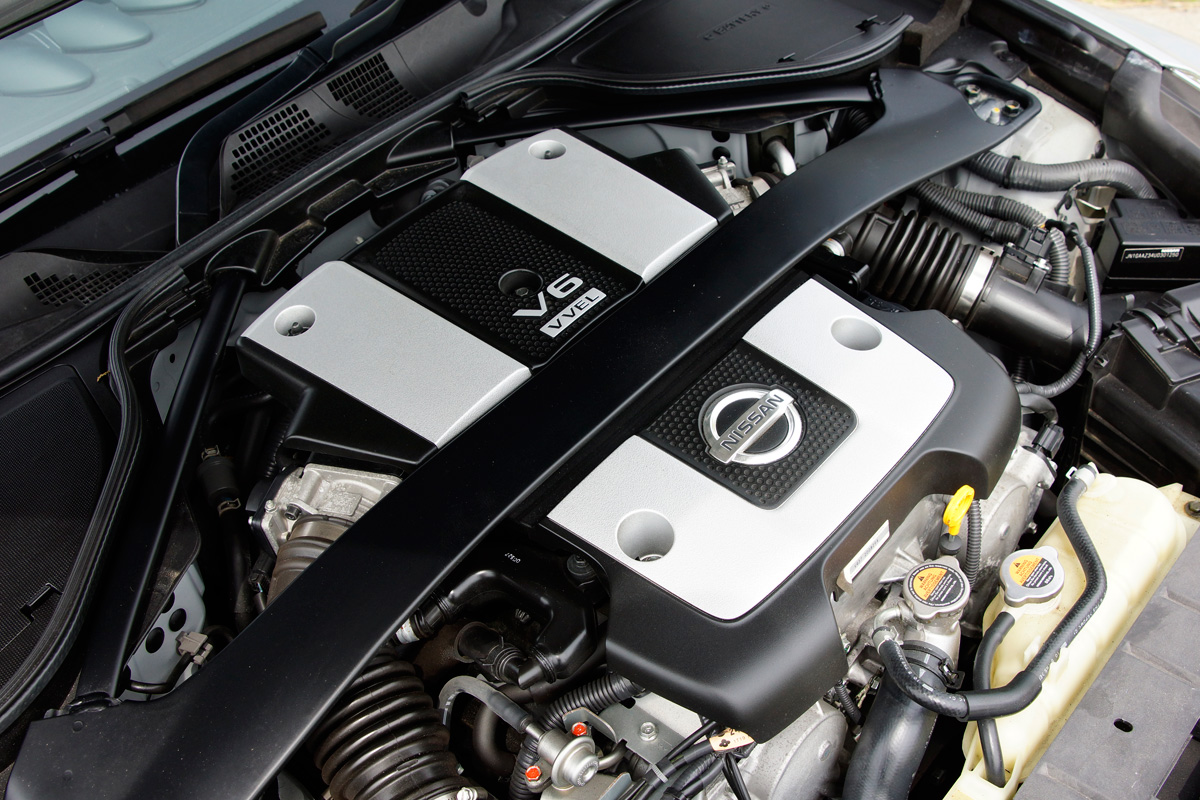 Nissan 370Z engine