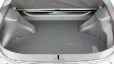 Nissan 370Z boot