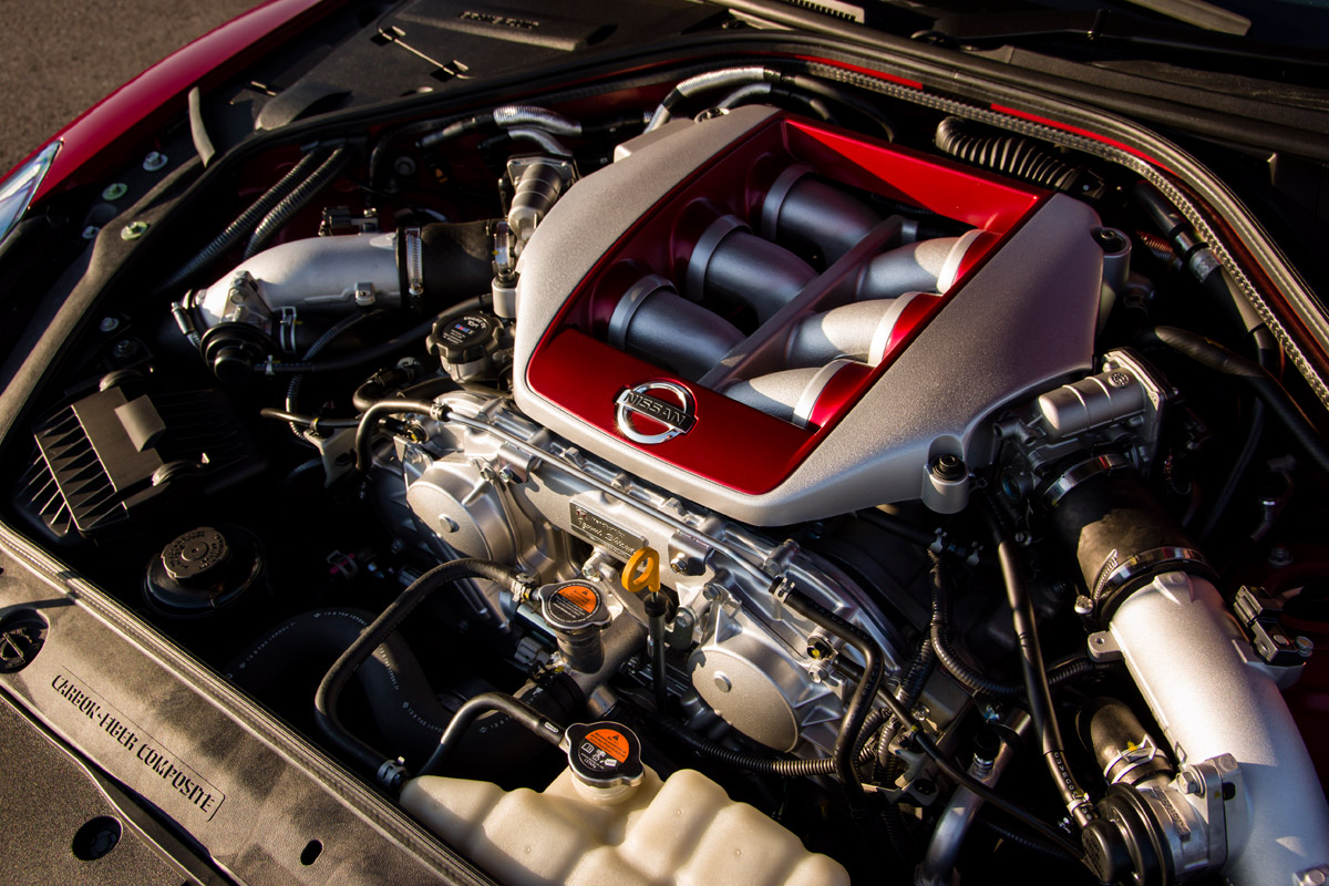 Nissan GT-R 2014 engine