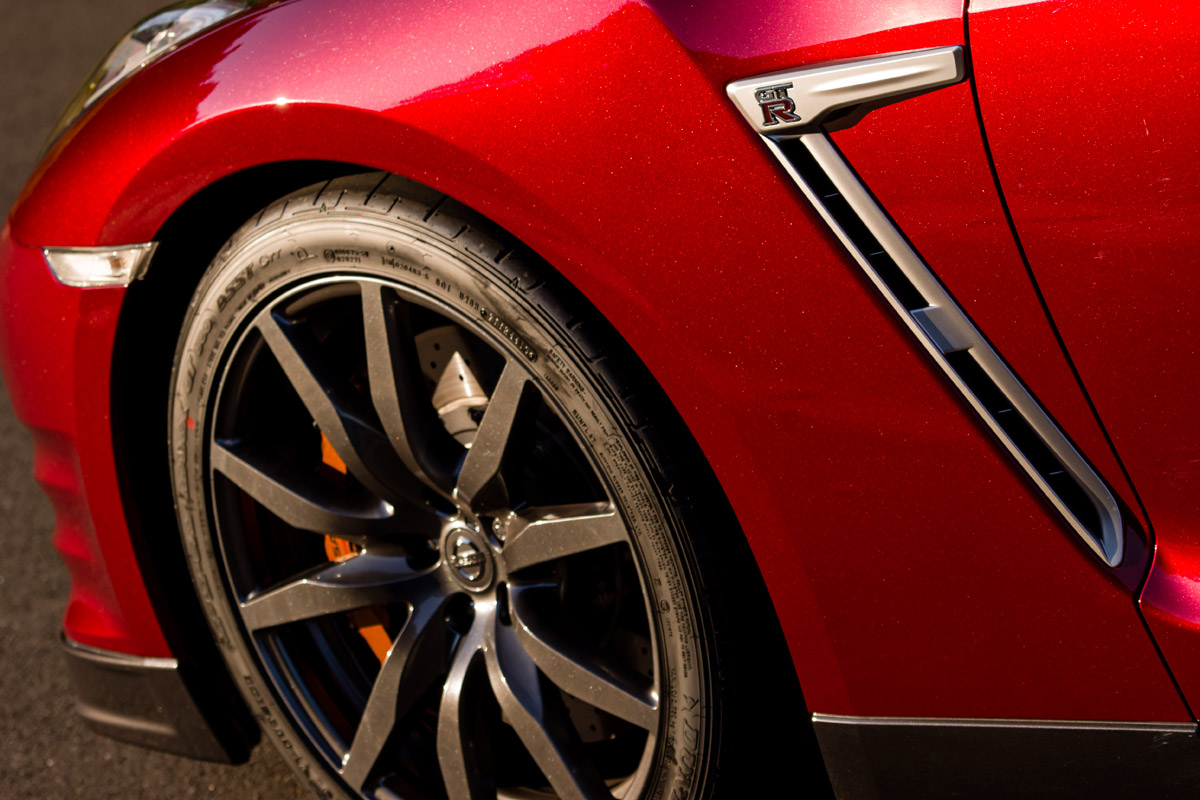 Nissan GT-R 2014 front wing