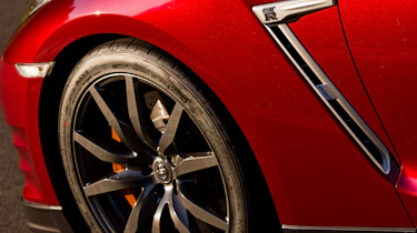 Nissan GT-R 2014 front wing
