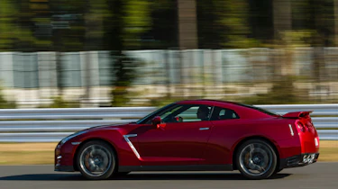 Nissan GT-R 2014 pan