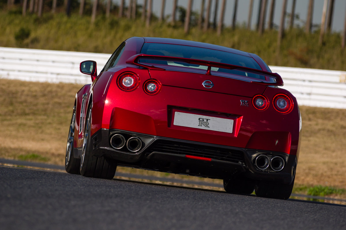 Nissan GT-R 2014 rear action