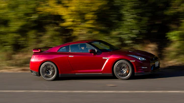 Nissan GT-R 2014 side action