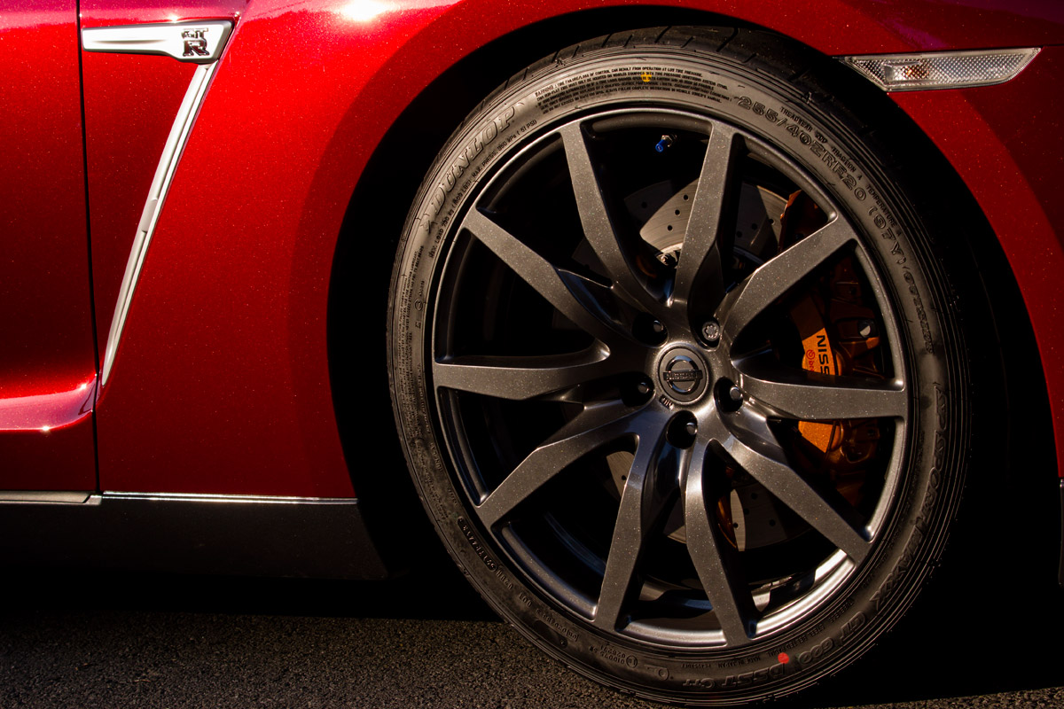 Nissan GT-R 2014 wheel
