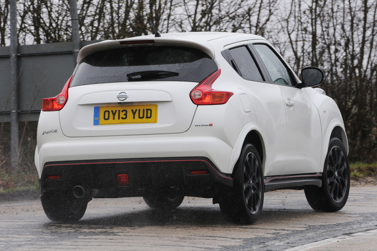 Nissan Juke Nismo rear cornering
