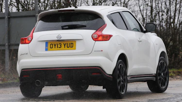 Nissan Juke Nismo rear cornering