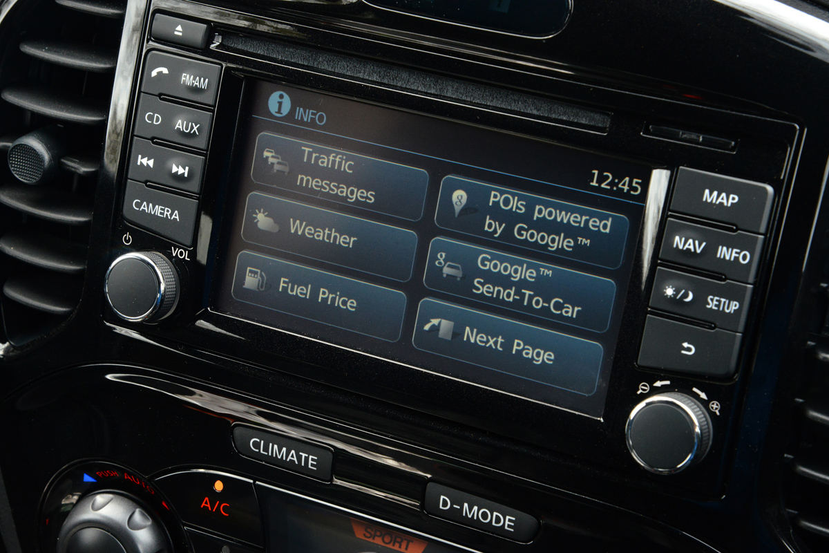 Nissan Juke Nismo 4WD display