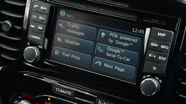 Nissan Juke Nismo 4WD display