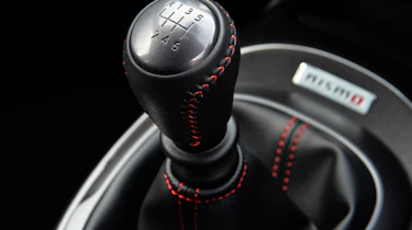 Nissan Juke Nismo 4WD gearlever