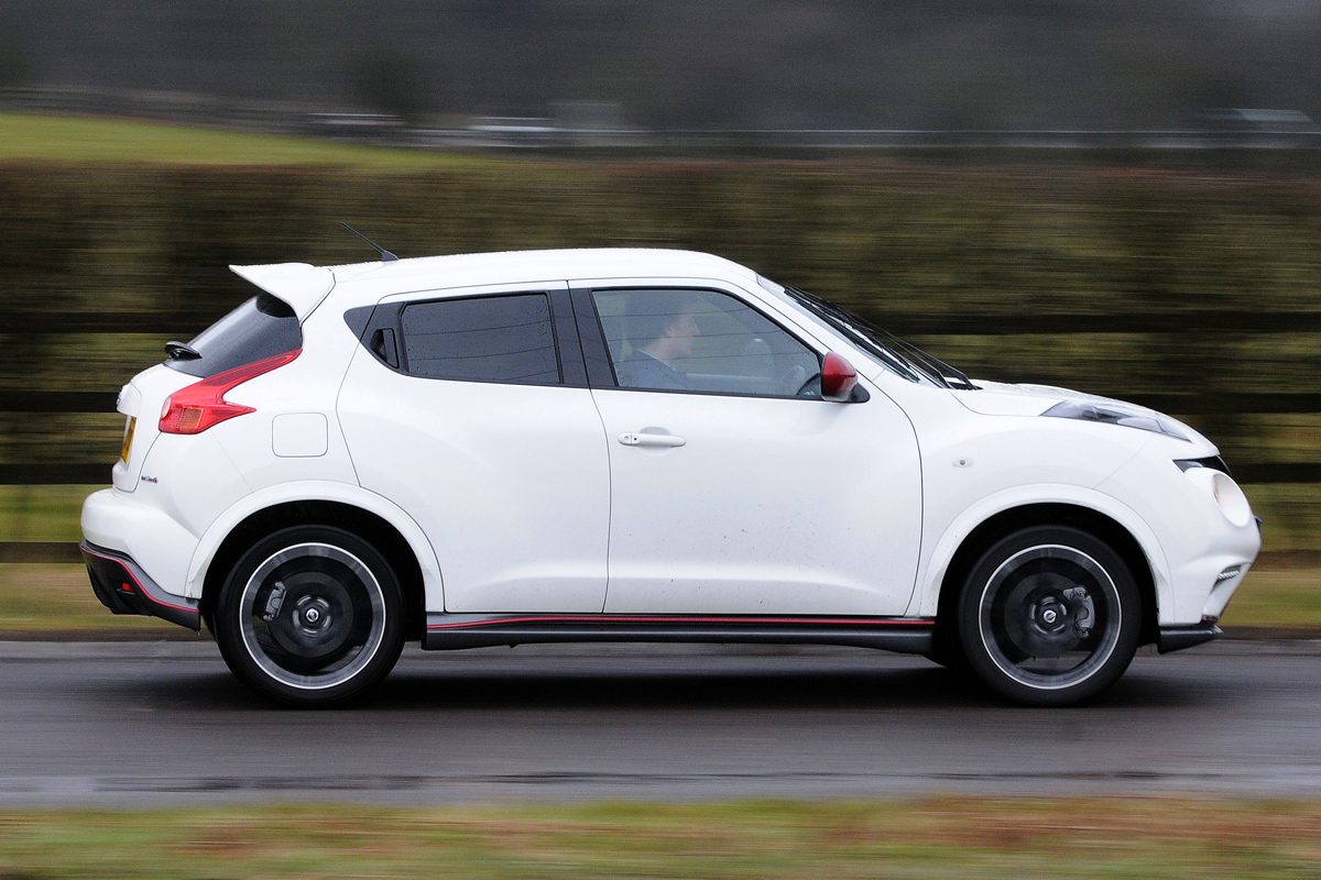 Nissan Juke Nismo panning
